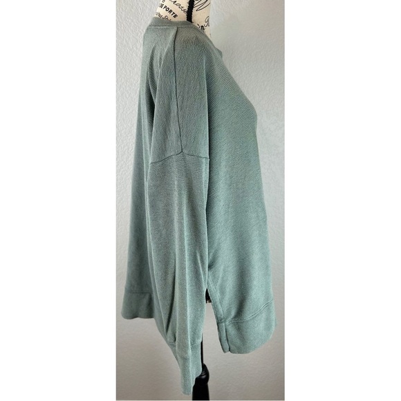 Aerie Long Sleeve Oversized Waffle Knit Sweater, size Medium - Picture 5 of 11